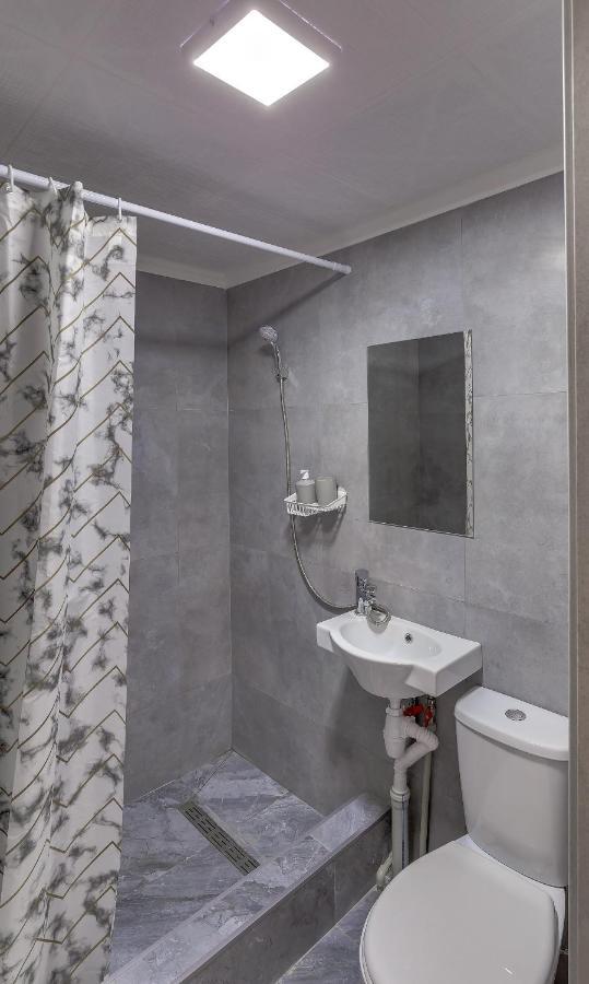 YourHouse на Розыбакиева Утепова Алматы Экстерьер фото